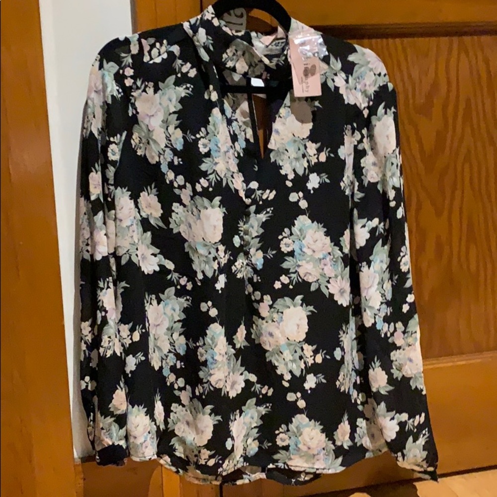 Philosophy blouse v neck with buttons NWT size M
